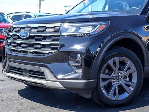 Certified 2025 Ford Explorer Active w/ Active Comfort Package AWD/4WD image 3