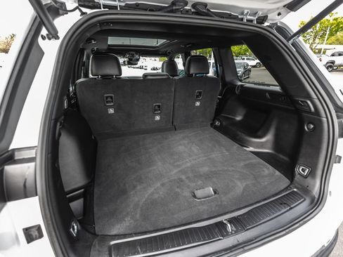Used 2024 Jeep Grand Cherokee Limited AWD/4WD image 36