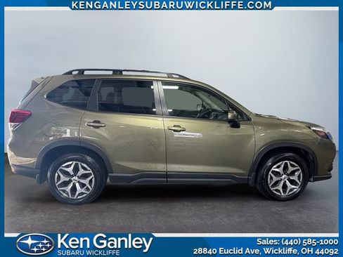 Used 2023 Subaru Forester Premium AWD/4WD image 6