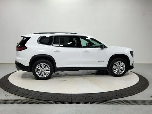 Used 2026 GMC Acadia Elevation w/ Elevation Premium Package FWD image 9
