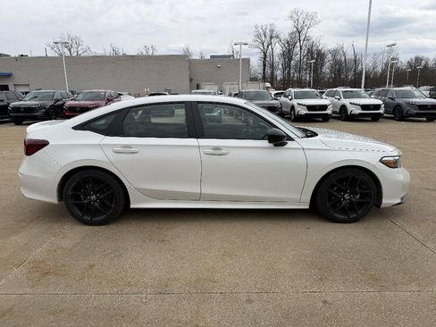 Used 2025 Honda Civic Sport image 3