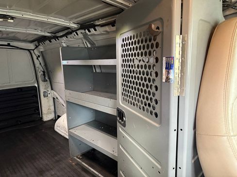Used 2017 Chevrolet Express 2500 RWD image 37