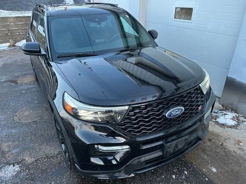 Certified 2020 Ford Explorer ST w/ ST Street Pack image 7