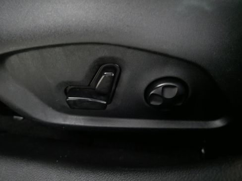 Used 2018 Jeep Compass Latitude w/ Popular Equipment Group image 20