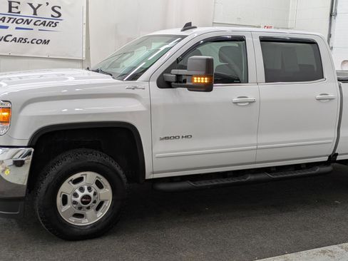 Used 2017 GMC Sierra 2500 SLE w/ HD SLE Preferred Plus Package image 2