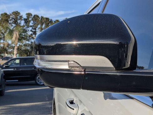 Certified 2025 Lincoln Navigator Reserve image 12