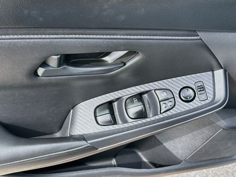 Used 2024 Nissan Sentra S FWD image 15