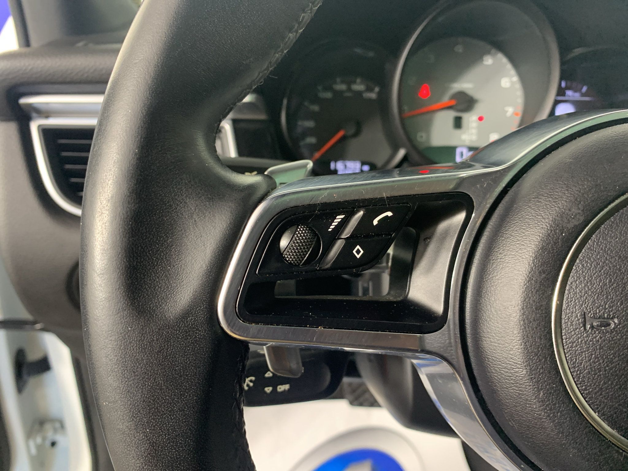 Used 2016 Porsche Macan S AWD/4WD image 17