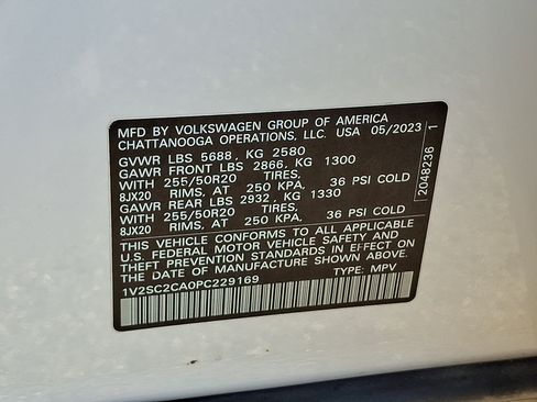 Used 2023 Volkswagen Atlas Cross Sport SEL R-Line AWD/4WD image 27
