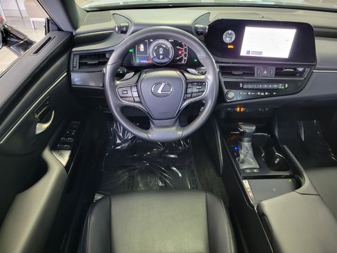 Certified 2023 Lexus ES 300h w/ Premium Package image 14
