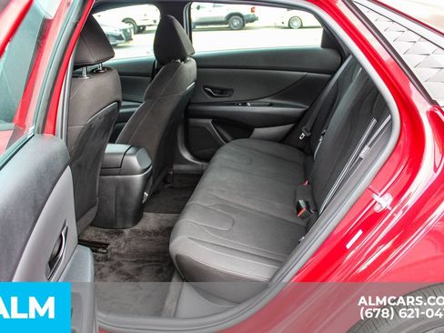 Used 2025 Hyundai Elantra Sport FWD image 16
