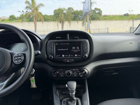 Used 2025 Kia Soul LX w/ LX Technology Package image 18