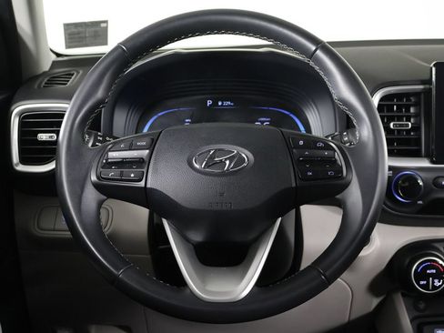 Certified 2024 Hyundai Venue SEL FWD image 33