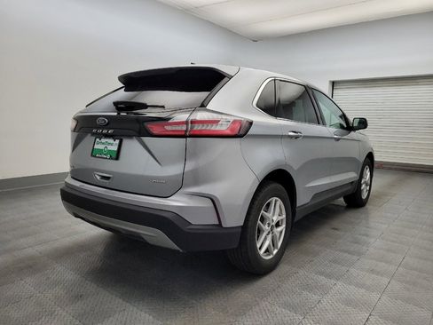 Used 2024 Ford Edge SEL image 9