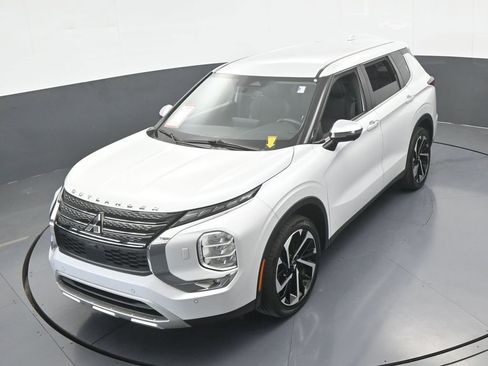 Used 2022 Mitsubishi Outlander SE image 52