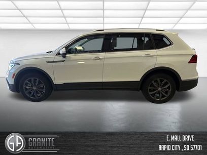 Used 2024 Volkswagen Tiguan SE w/ Panoramic Sunroof Package