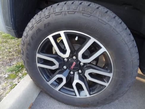Used 2024 GMC Sierra 1500 AT4 image 23