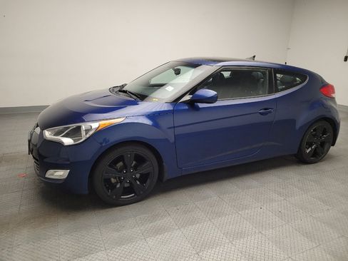 Used 2016 Hyundai Veloster w/ Option Group 02 FWD image 2