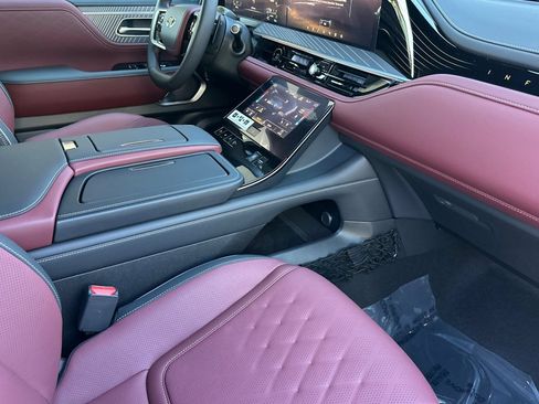 New 2027 INFINITI QX80 Autograph AWD/4WD image 18