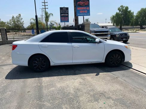 Used 2012 Toyota Camry LE FWD image 4