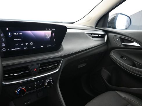 Used 2025 Buick Encore GX Preferred image 22