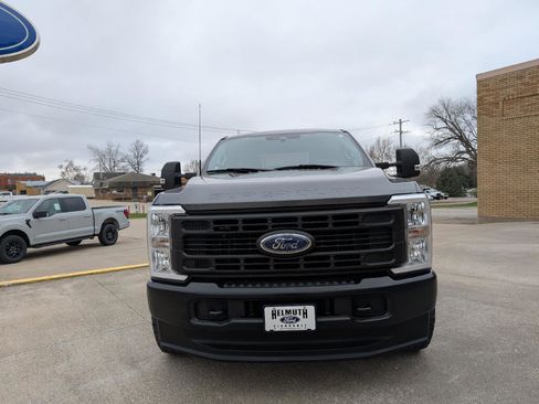 Used 2023 Ford F250 XL image 3