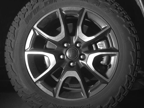 Used 2025 Jeep Compass Trailhawk AWD/4WD image 13