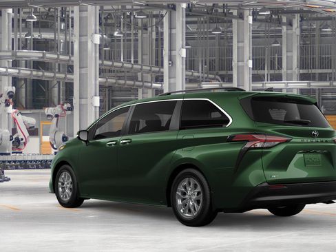 New 2026 Toyota Sienna XLE image 8