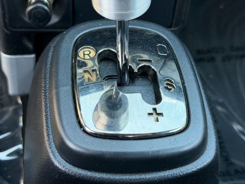 Used 2004 Toyota MR2 RWD image 32