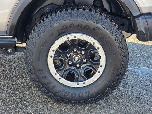 Used 2023 Ford Bronco Badlands w/ Sasquatch Package AWD/4WD image 13