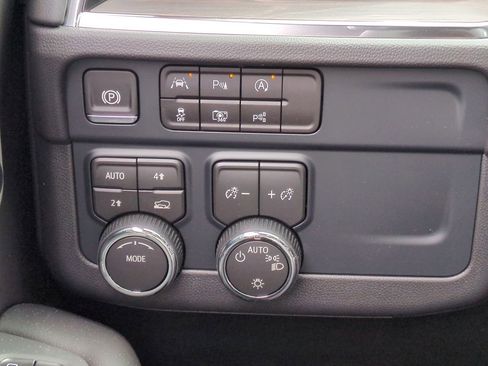 New 2026 Chevrolet Suburban LS w/ LPO, Dark Essentials Package image 18