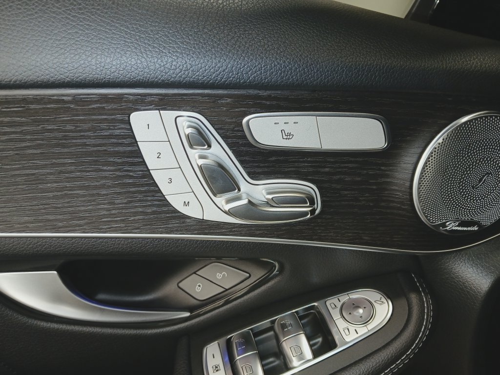 Certified 2020 Mercedes-Benz GLC 300 4MATIC image 17