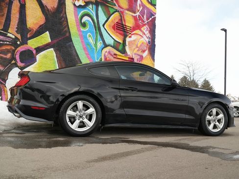 Used 2018 Ford Mustang Coupe image 5