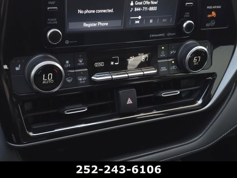 Used 2021 Toyota Highlander XLE image 17