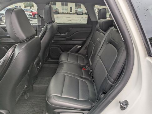 Used 2021 Lincoln Corsair AWD w/ Premium Package image 14