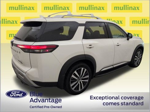 Used 2022 Nissan Pathfinder Platinum w/ Cargo Package image 3