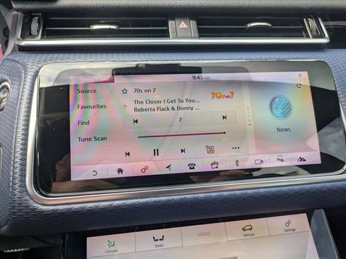 Used 2018 Land Rover Range Rover Velar R-Dynamic SE AWD/4WD image 12