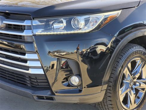 Used 2017 Toyota Highlander Limited Platinum image 6
