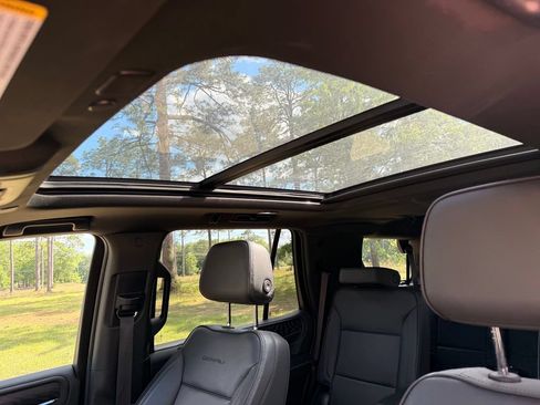 Used 2023 GMC Yukon Denali w/ LPO, Floor Liner Package AWD/4WD image 23