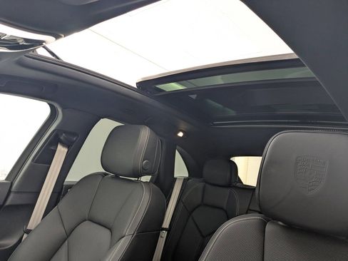Used 2024 Porsche Macan S image 25