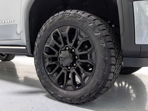 Used 2024 GMC Sierra 2500 Denali Ultimate AWD/4WD image 30