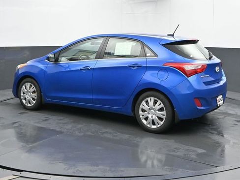 Used 2017 Hyundai Elantra GT image 6