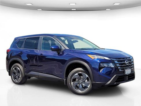 Used 2025 Nissan Rogue SV AWD/4WD image 2