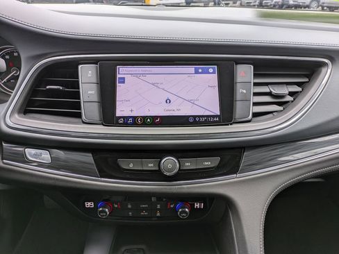 Used 2020 Buick Enclave Essence w/ Sport Touring Edition image 19