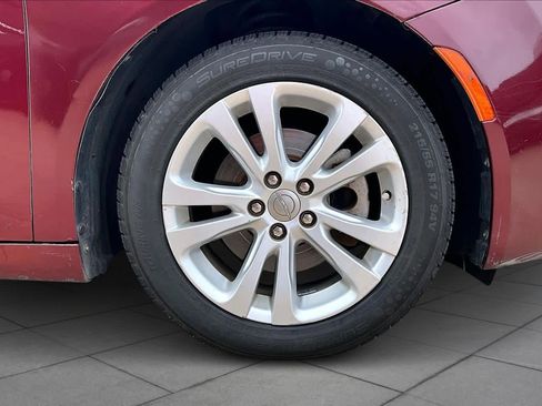 Used 2016 Chrysler 200 Limited image 10