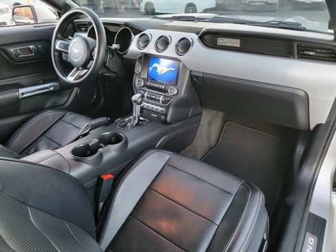 Used 2016 Ford Mustang Premium image 10