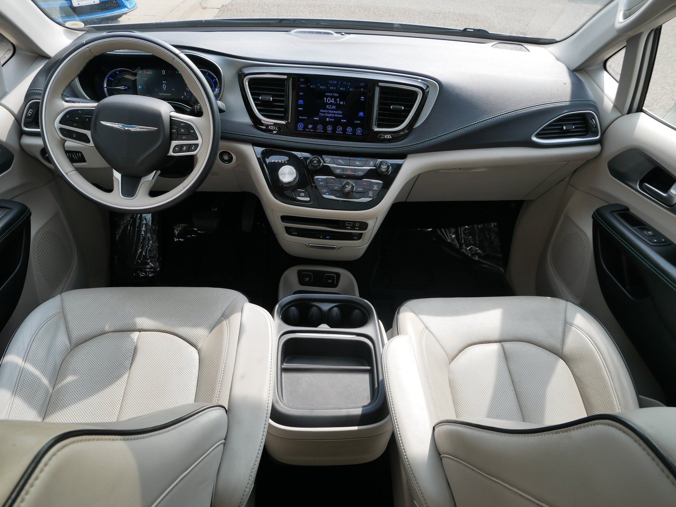 Used 2017 Chrysler Pacifica Platinum FWD image 9