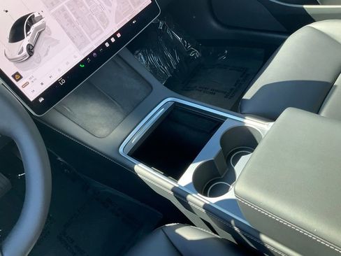 Used 2023 Tesla Model 3 Standard Range image 45