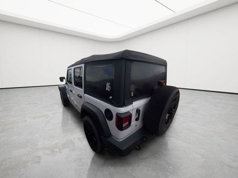 Used 2018 Jeep Wrangler Unlimited Sport S AWD/4WD image 13