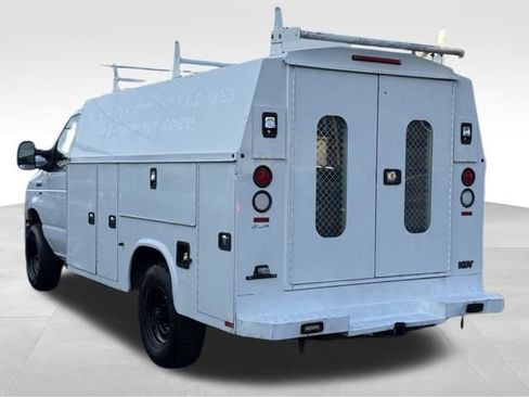 Used 2016 Ford E-350 and Econoline 350 Super Duty w/ Power Windows & Locks Group image 12